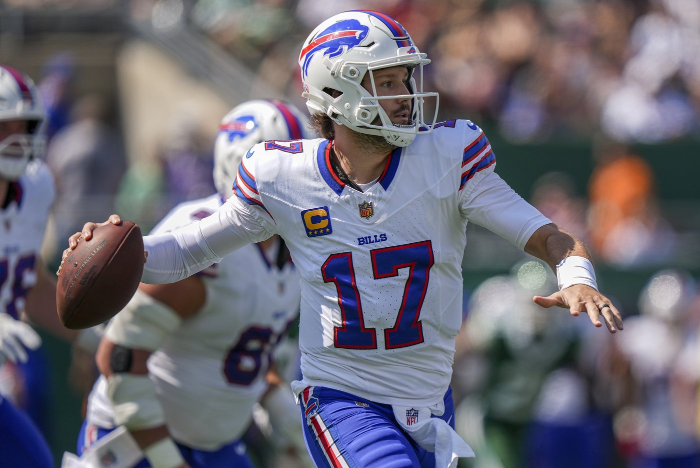 Bills' Josh Allen leaves game for 2 plays with a bloody nose after being hit in the face vs. Jets | iNFOnews.ca Bills' Josh Allen leaves game for 2 plays with a bloody nose after being hit in the face vs. Jets | iNFOnews.ca