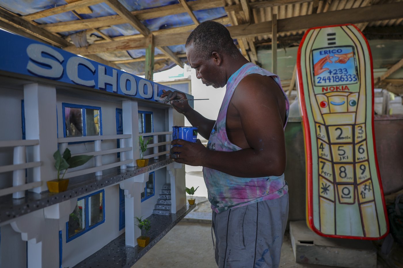 Photos show Ghana's fantasy coffins as a stylish final rest | iNFOnews.ca