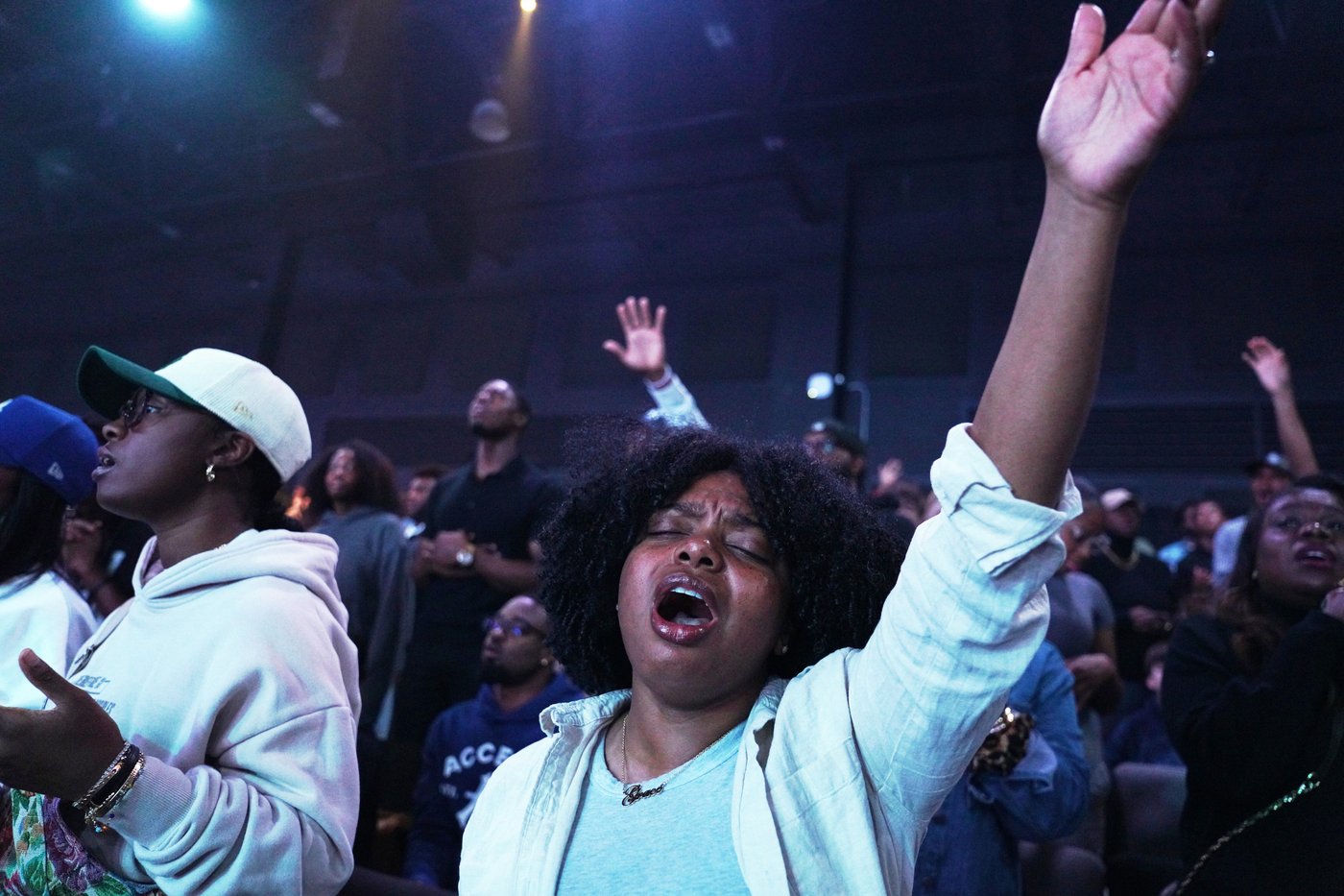 Young adults are waiting in line to worship at this fast-growing Atlanta church | iNFOnews.ca Young adults are waiting in line to worship at this fast-growing Atlanta church | iNFOnews.ca
