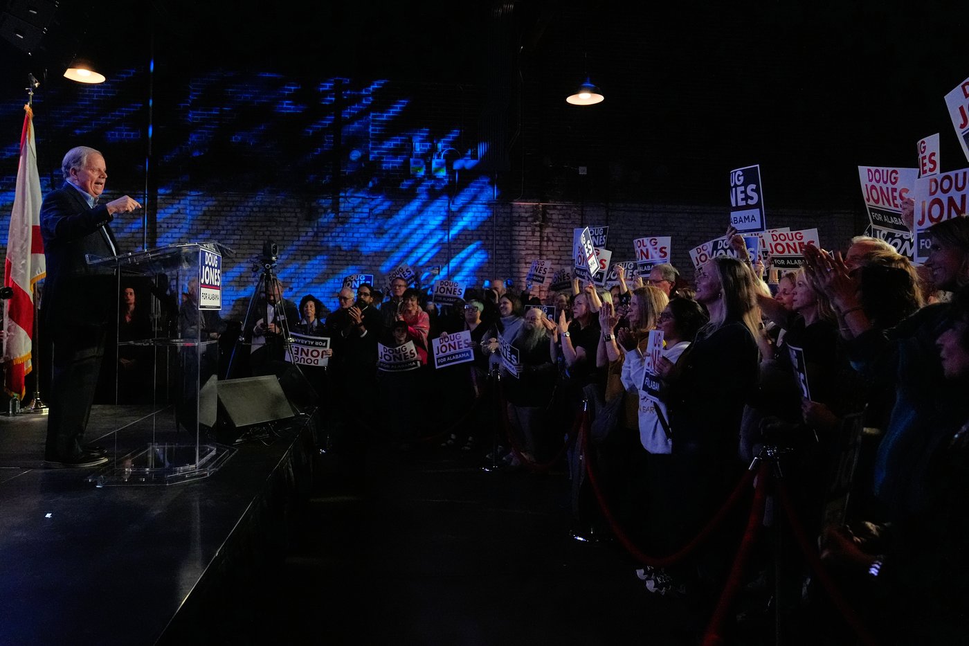 Democratic former Sen. Doug Jones launches campaign for Alabama governor | iNFOnews.ca Democratic former Sen. Doug Jones launches campaign for Alabama governor | iNFOnews.ca