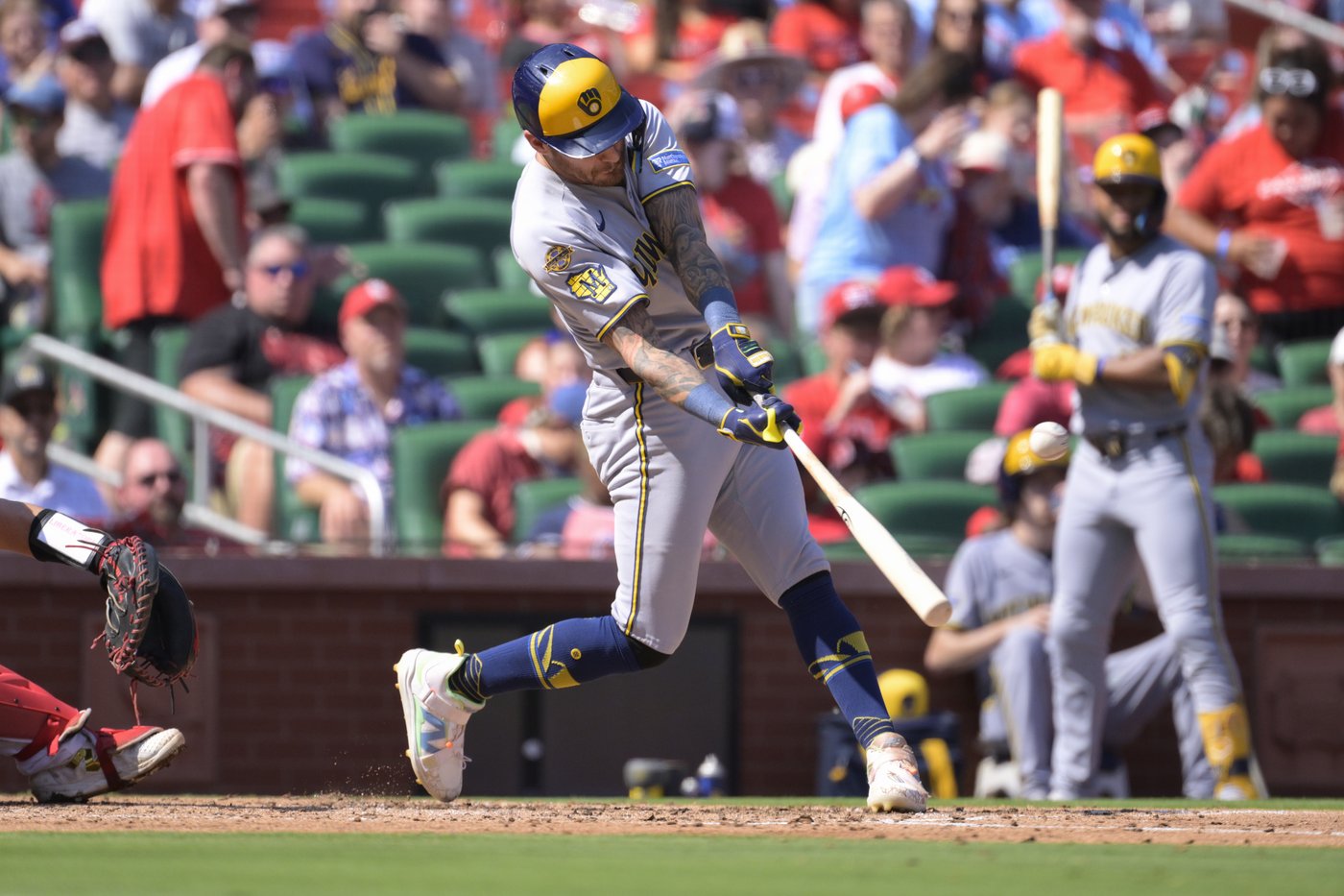 Brewers clinch NL Central despite 5-1 loss to Herrera and the Cardinals | iNFOnews.ca Brewers clinch NL Central despite 5-1 loss to Herrera and the Cardinals | iNFOnews.ca