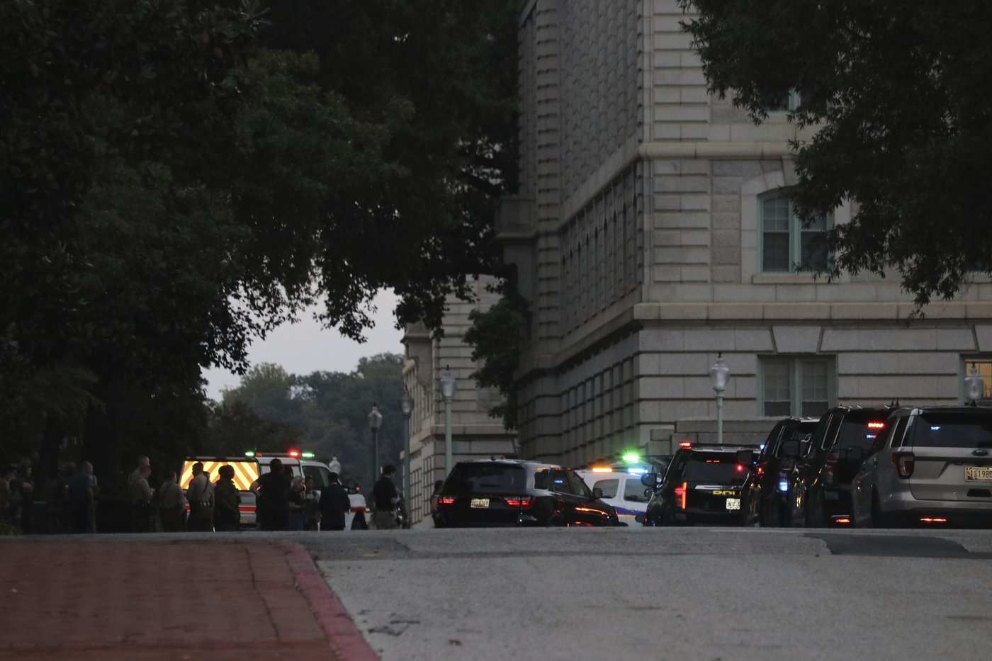 Officials clear building at US Naval Academy following reports of threats, 1 person injured | iNFOnews.ca