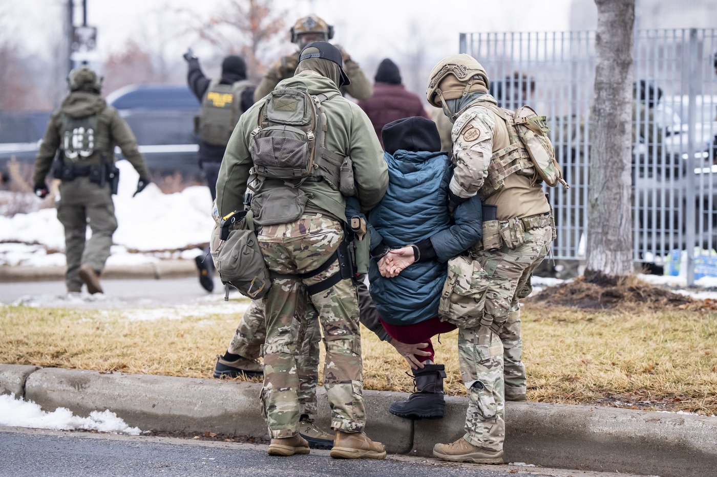 Protesters, ICE face off with tensions high in Minneapolis after fatal shooting | iNFOnews.ca