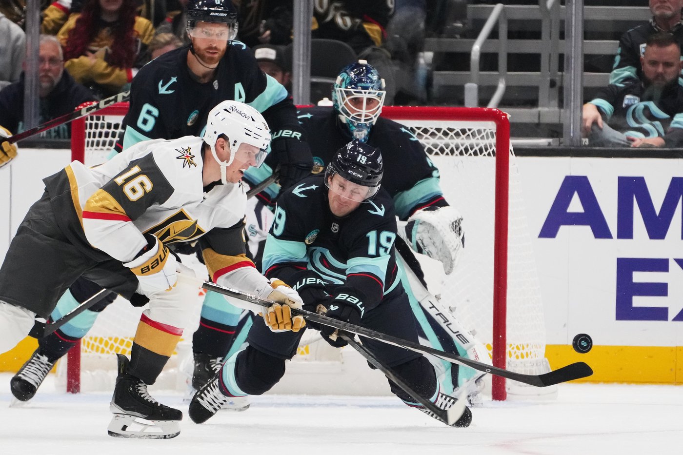 McCann scores with 3.8 seconds left in OT, Kraken beat Golden Knights 2-1 | iNFOnews.ca