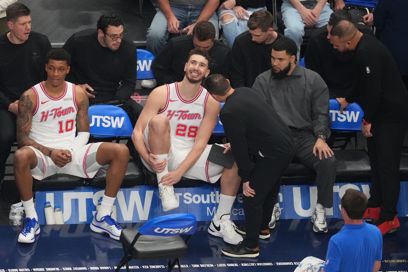 Rockets' Sengun leaves game vs. Mavericks early with ankle sprain | iNFOnews.ca