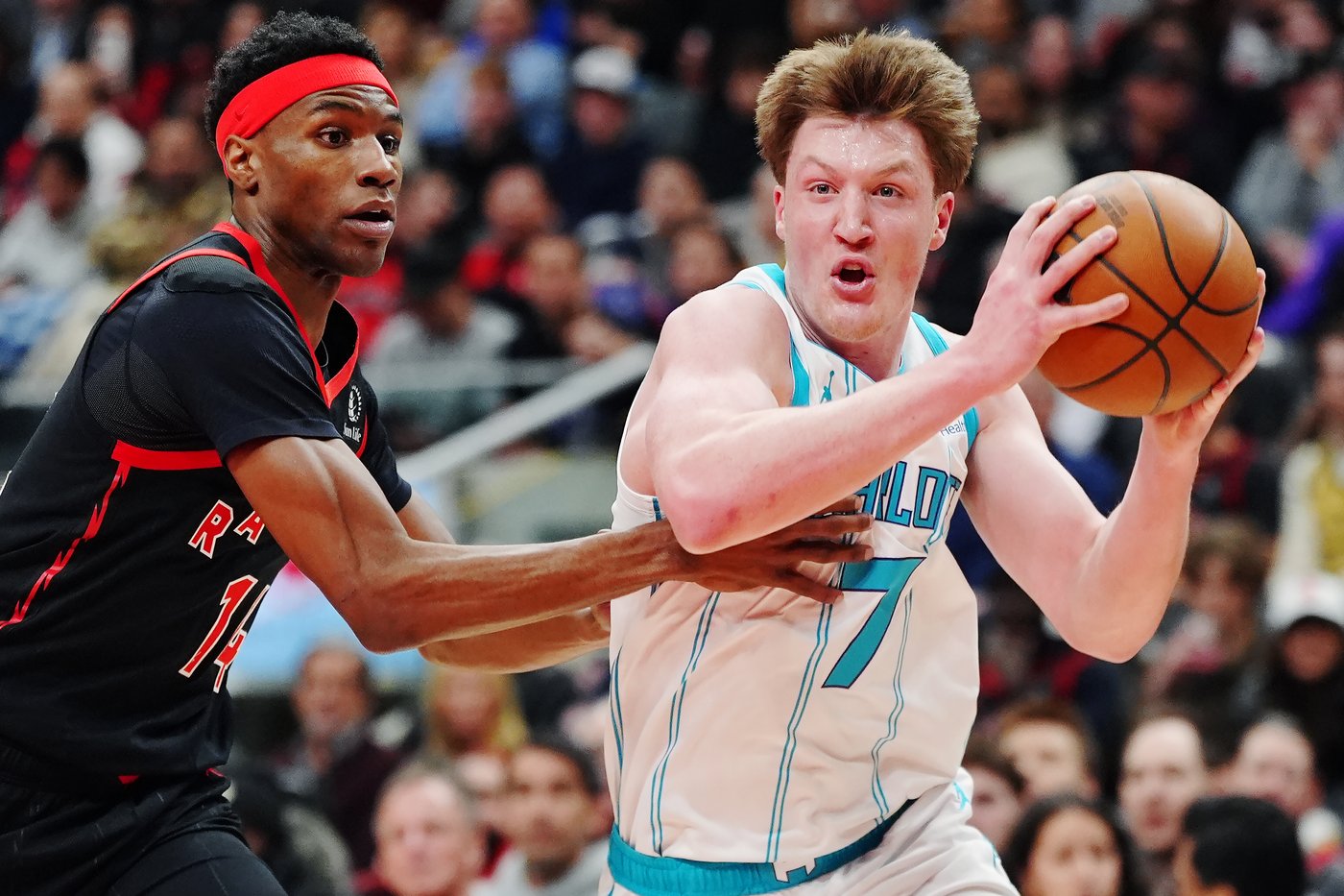 Kon Knueppel's 21 points leads Hornets past Raptors in 111-86 blowout | iNFOnews.ca