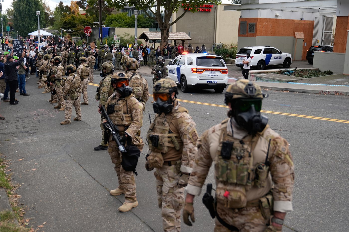 California governor says Trump is sending 300 California National Guard members to Oregon | iNFOnews.ca