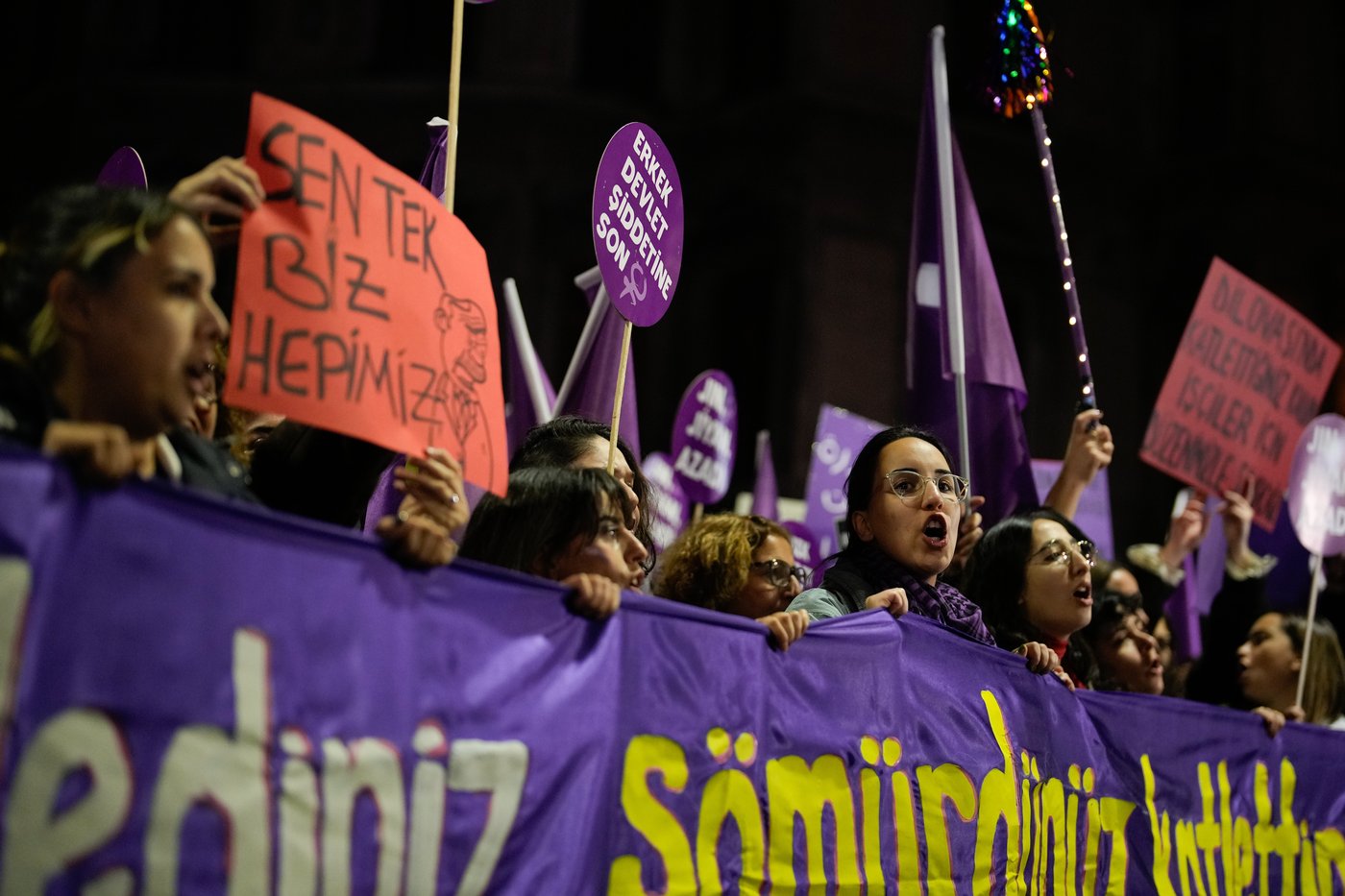 Photos show thousands demanding an end to violence against women and girls | iNFOnews.ca