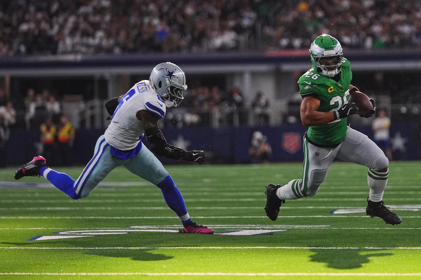 Saquon Barkley is in a funk. Why has he struggled, and can he snap out of it against the Bears? | iNFOnews.ca