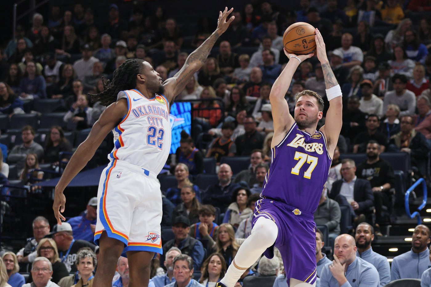 Gilgeous-Alexander scores 30 points as the Thunder beat Doncic and the Lakers 121-92 | iNFOnews.ca