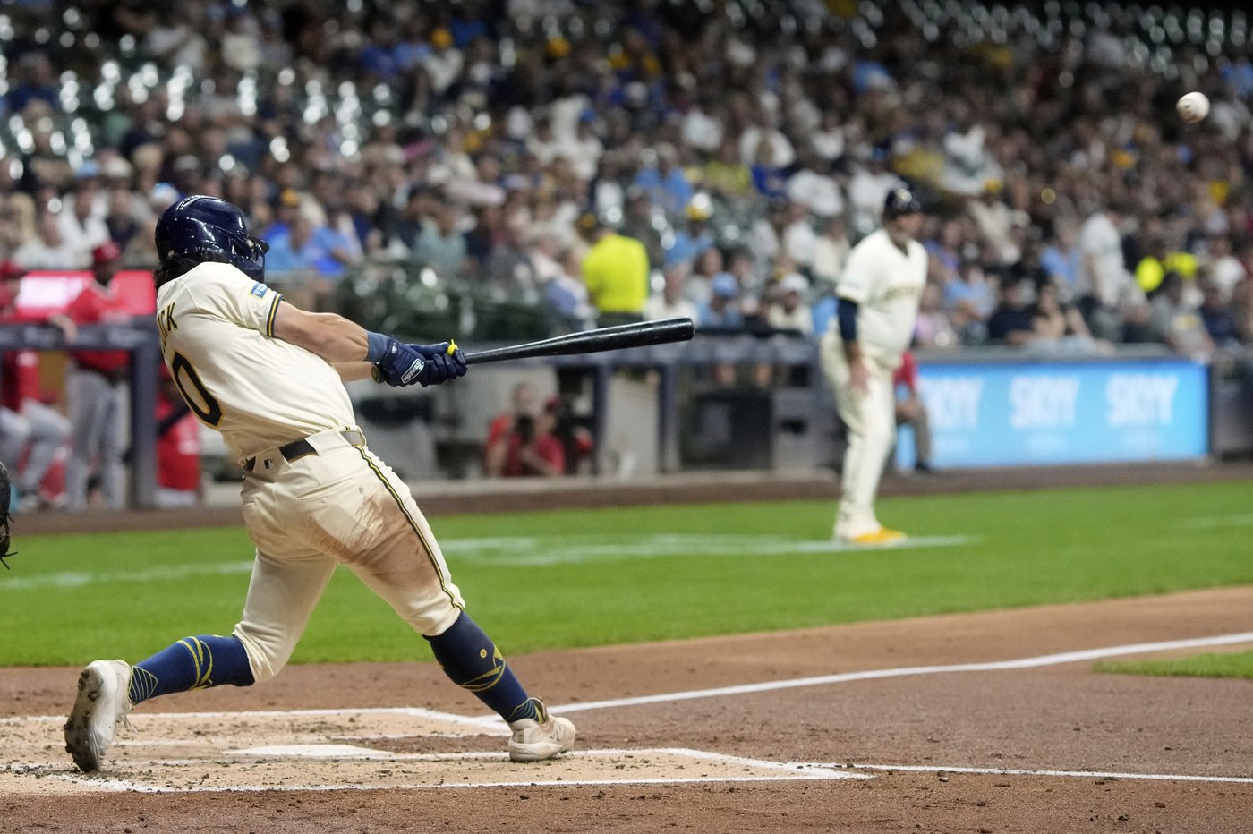 Rested Woodruff has solid start and Perkins drives in 5 to lead Brewers over Angels 9-2 | iNFOnews.ca Rested Woodruff has solid start and Perkins drives in 5 to lead Brewers over Angels 9-2 | iNFOnews.ca