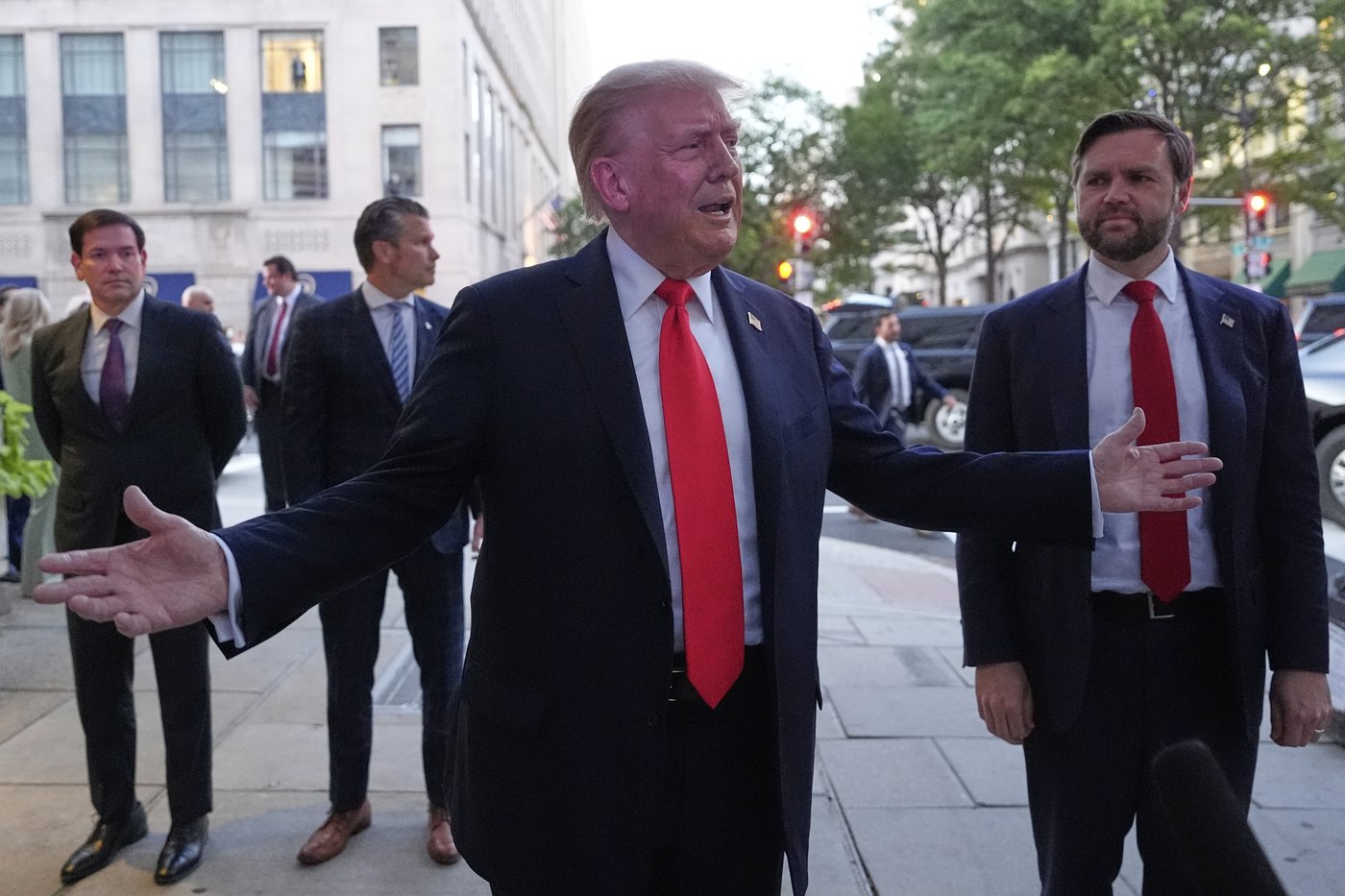 Trump's strike on alleged Venezuelan drug boat raises questions about his use of military power | iNFOnews.ca