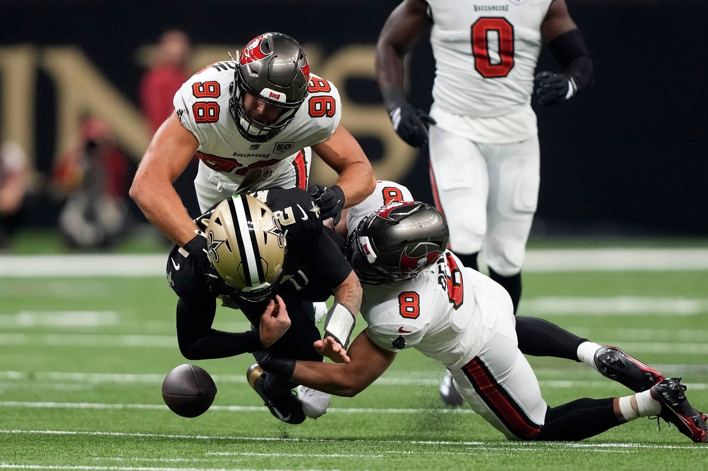 Anthony Nelson and the Buccaneers' defense shine in a 23-3 victory over the struggling Saints | iNFOnews.ca Anthony Nelson and the Buccaneers' defense shine in a 23-3 victory over the struggling Saints | iNFOnews.ca