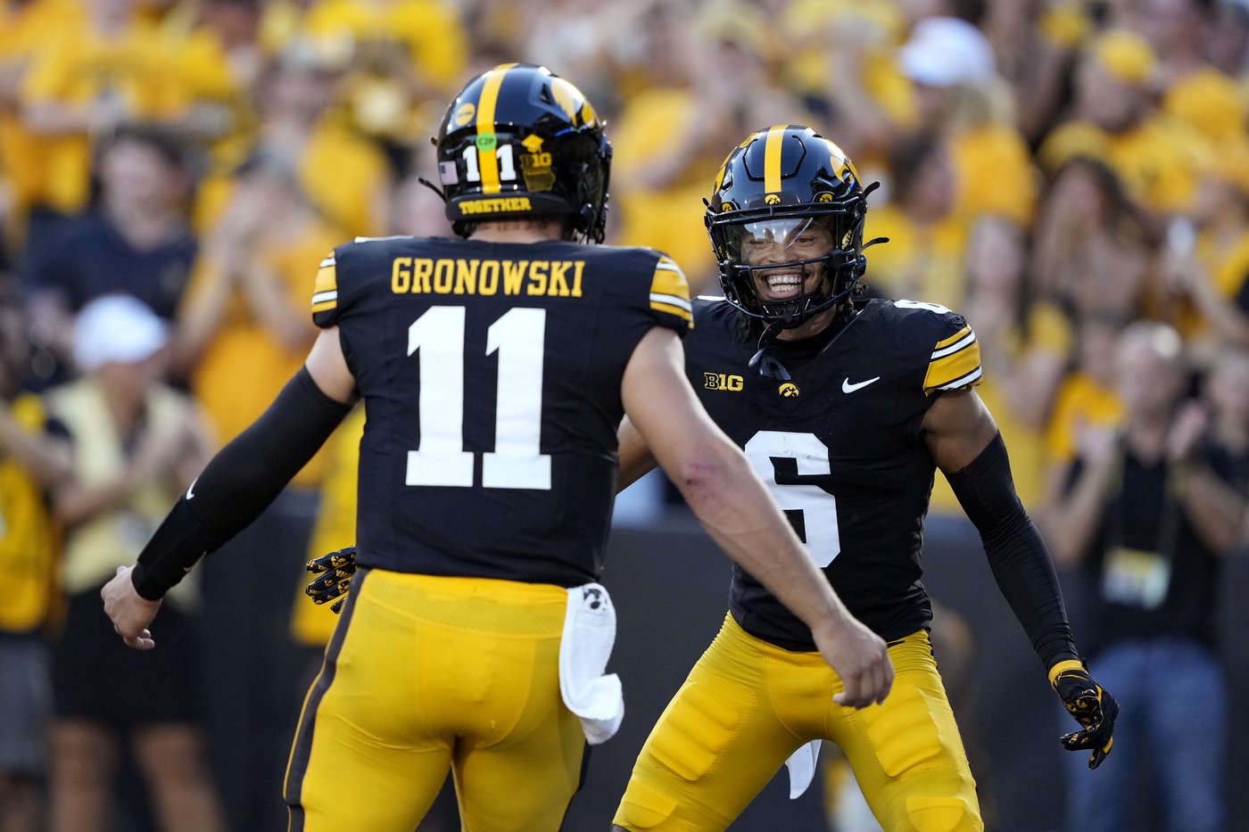 Iowa's Kirk Ferentz becomes Big Ten's winningest coach as Hawkeyes beat Massachusetts, 47-7 | iNFOnews.ca