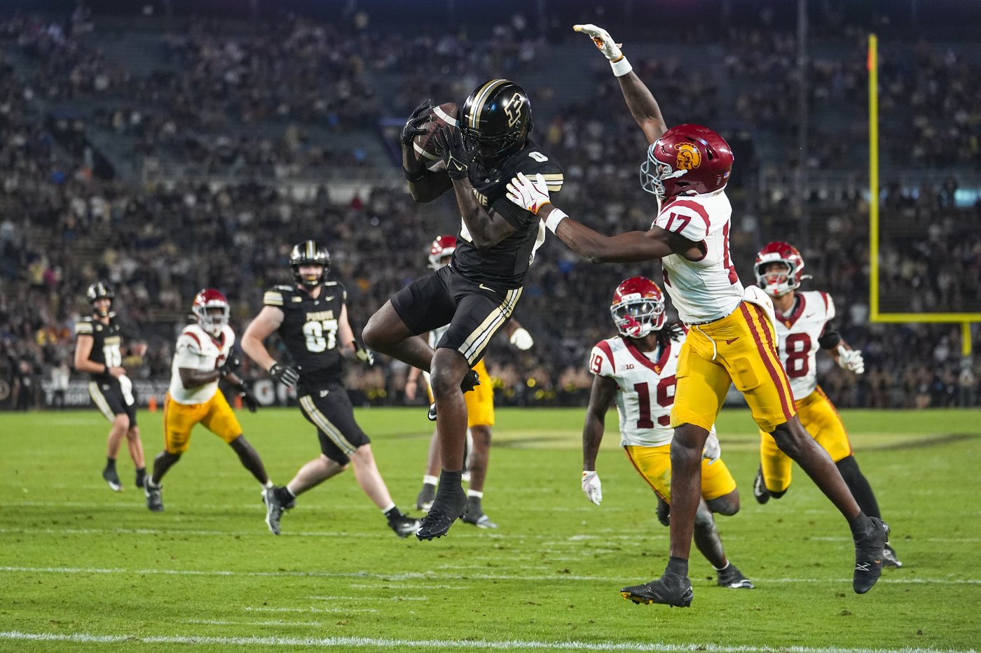 USC overcomes 3-hour delay and slow start to hold off Purdue for 33-17 victory in Big Ten opener | iNFOnews.ca USC overcomes 3-hour delay and slow start to hold off Purdue for 33-17 victory in Big Ten opener | iNFOnews.ca