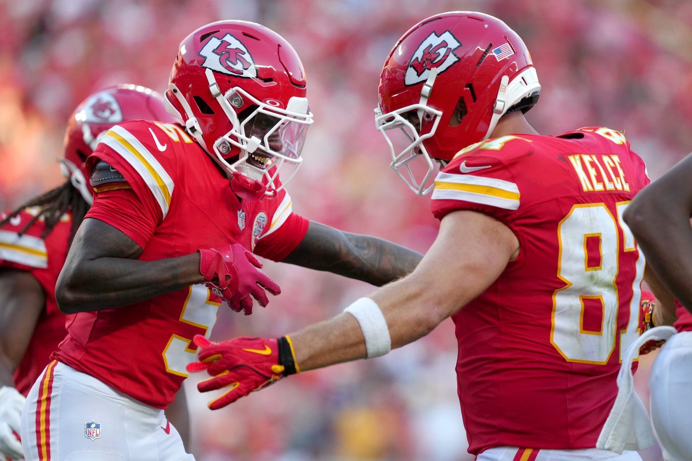 Mahomes shines for Chiefs, Jackson adds to Ravens' injury woes as Kansas City rolls to 37-20 victory | iNFOnews.ca