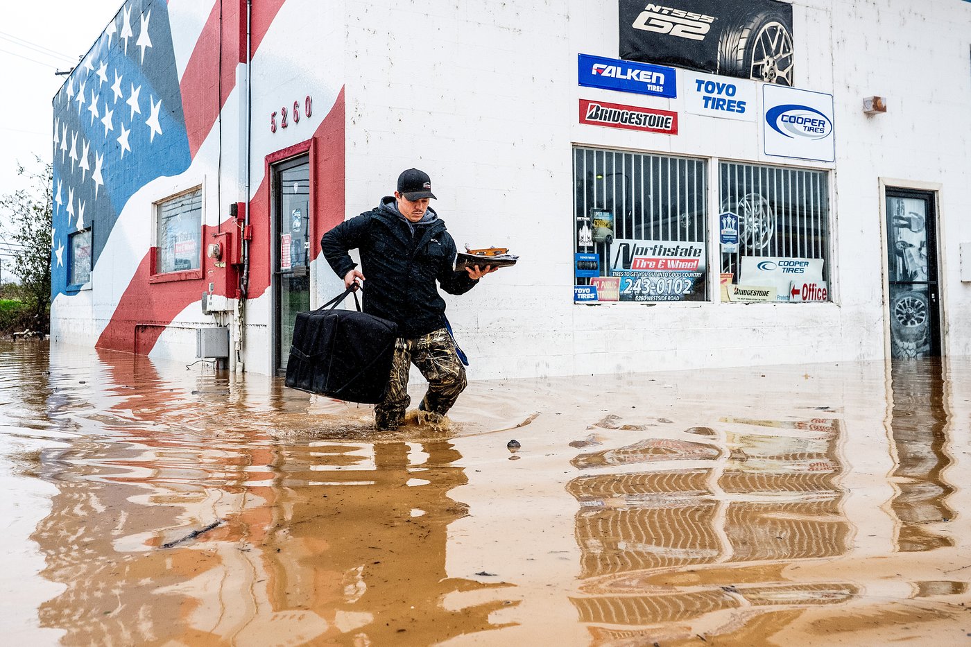 Flash flooding in northern California leads to soaked roads, water rescues and 1 death | iNFOnews.ca