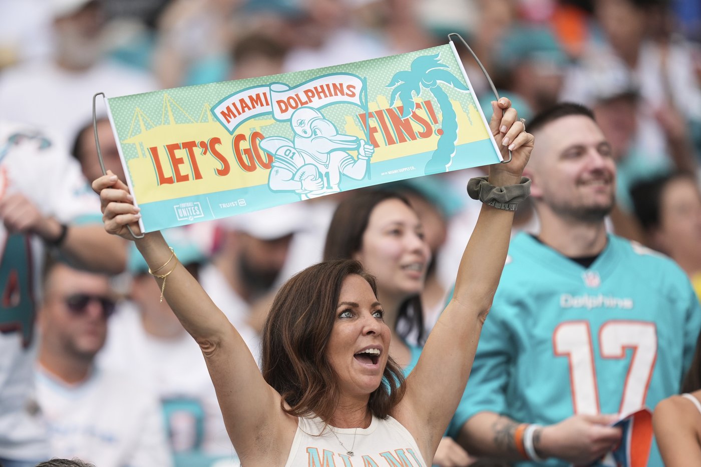 The Dolphins fall to 0-2, and bad might soon become worse for embattled coach and GM | iNFOnews.ca