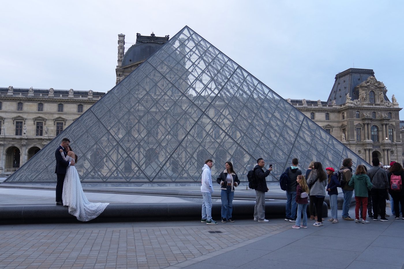 The Louvre reopens 3 days after thieves took off with French crown jewels in daylight heist | iNFOnews.ca The Louvre reopens 3 days after thieves took off with French crown jewels in daylight heist | iNFOnews.ca