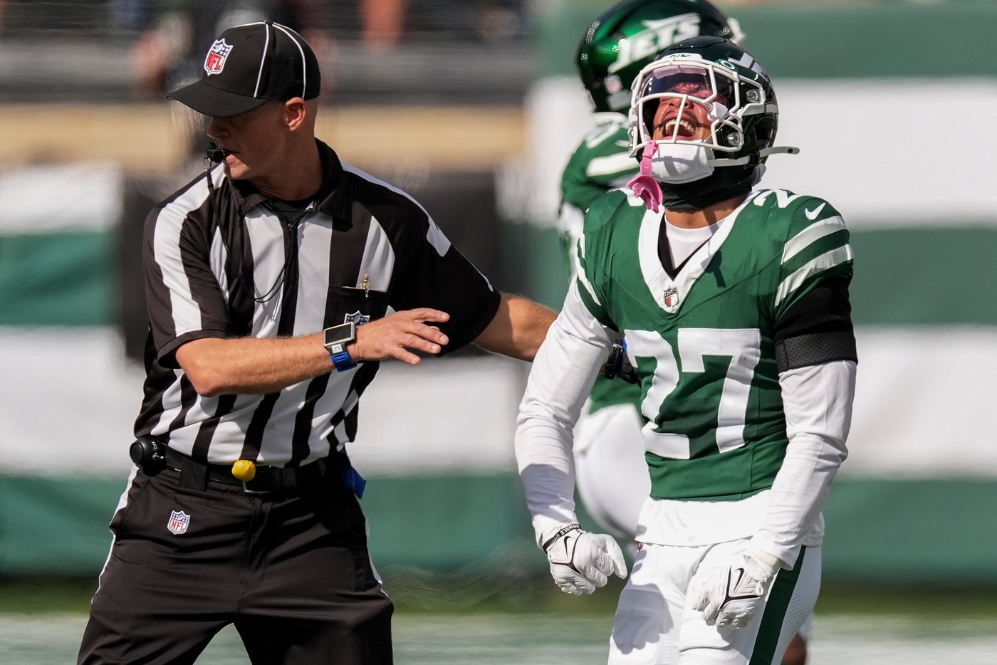 Jets' Aaron Glenn undecided on whether Justin Fields or Tyrod Taylor will start against Bengals | iNFOnews.ca Jets' Aaron Glenn undecided on whether Justin Fields or Tyrod Taylor will start against Bengals | iNFOnews.ca