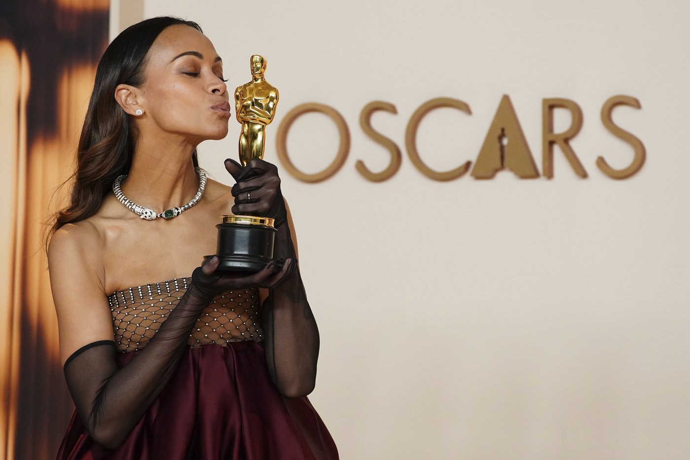 Americans still give awards shows consideration, a new AP-NORC poll finds | iNFOnews.ca