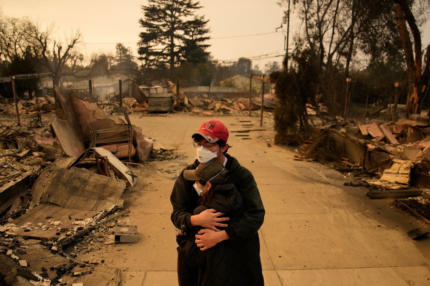 AP photographers capture destruction, heartache and resilience as climate change advanced in 2025 | iNFOnews.ca AP photographers capture destruction, heartache and resilience as climate change advanced in 2025 | iNFOnews.ca