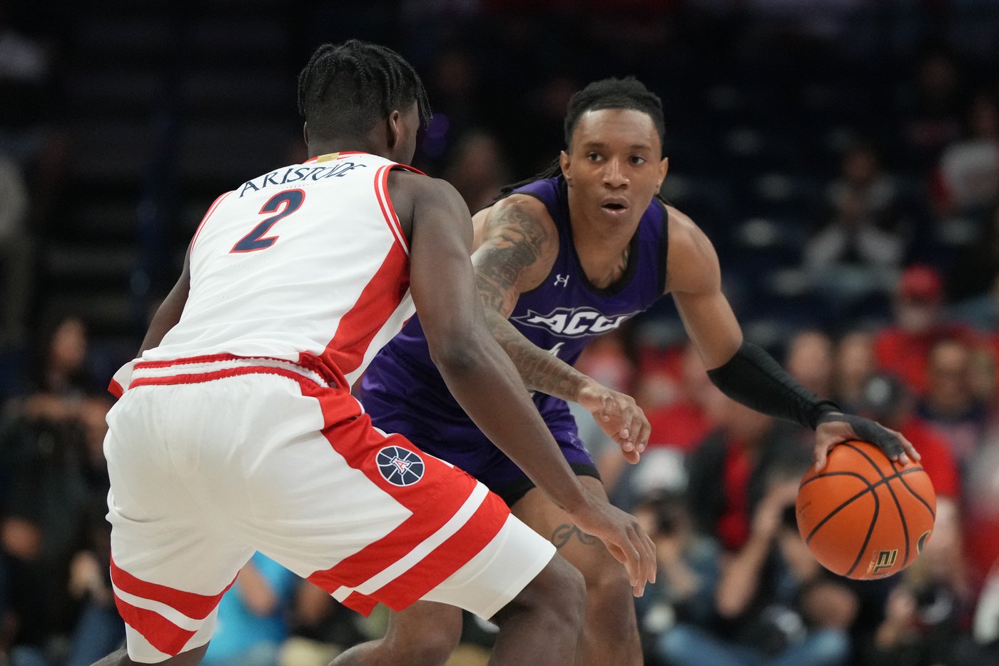 No. 1 Arizona improves to 10-0, cruises past Abilene Christian 96-62 | iNFOnews.ca No. 1 Arizona improves to 10-0, cruises past Abilene Christian 96-62 | iNFOnews.ca