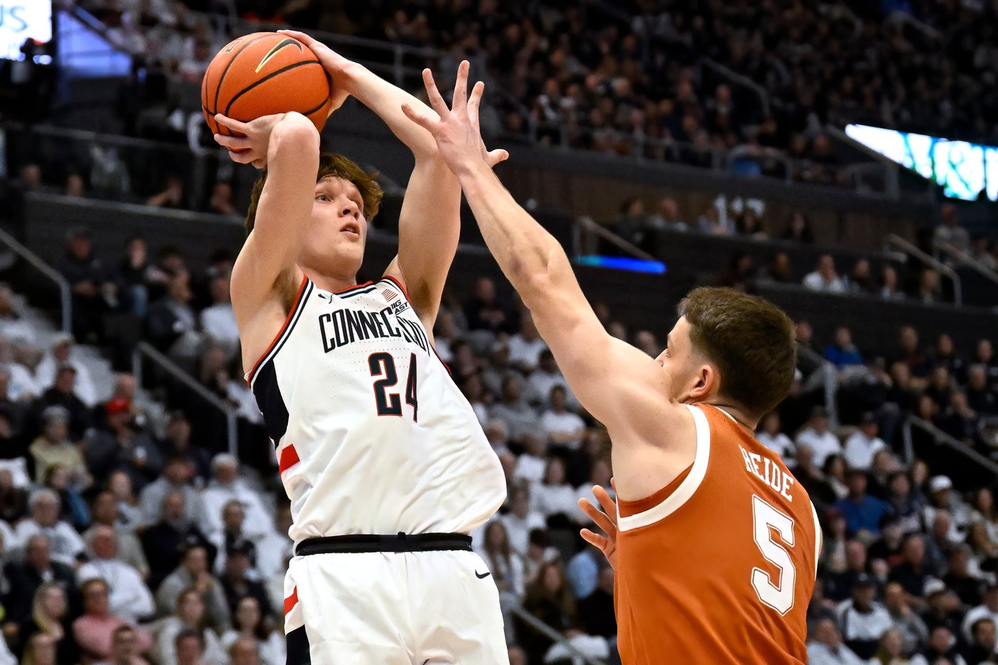 Karaban and Reed lift No. 5 UConn to 71-63 win over Texas in Huskies' final nonconference game | iNFOnews.ca Karaban and Reed lift No. 5 UConn to 71-63 win over Texas in Huskies' final nonconference game | iNFOnews.ca