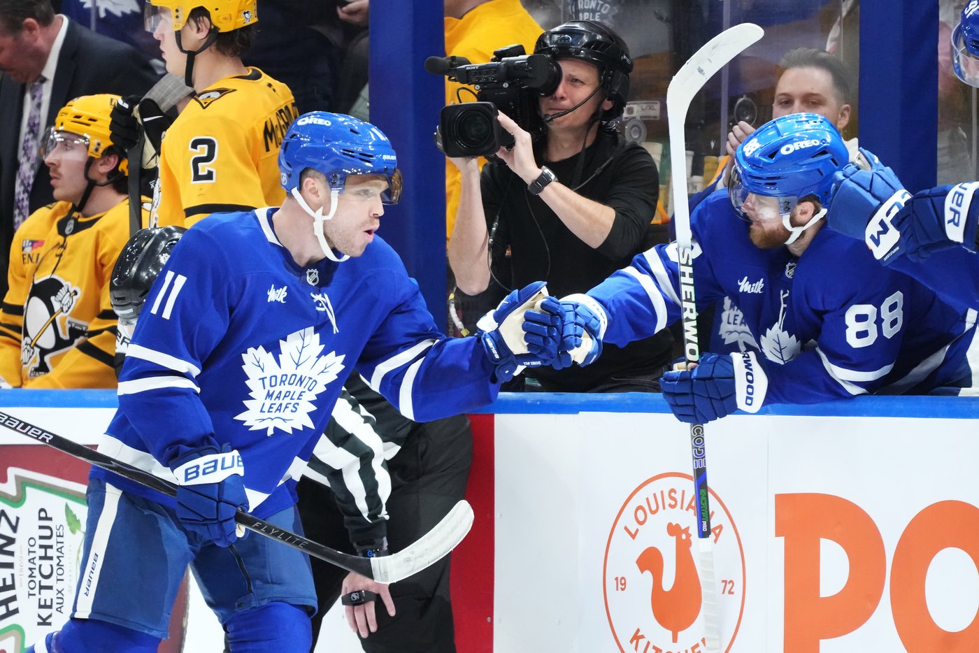 Struggling Toronto Maple Leafs snap skid with decisive win over Pittsburgh Penguins | iNFOnews.ca