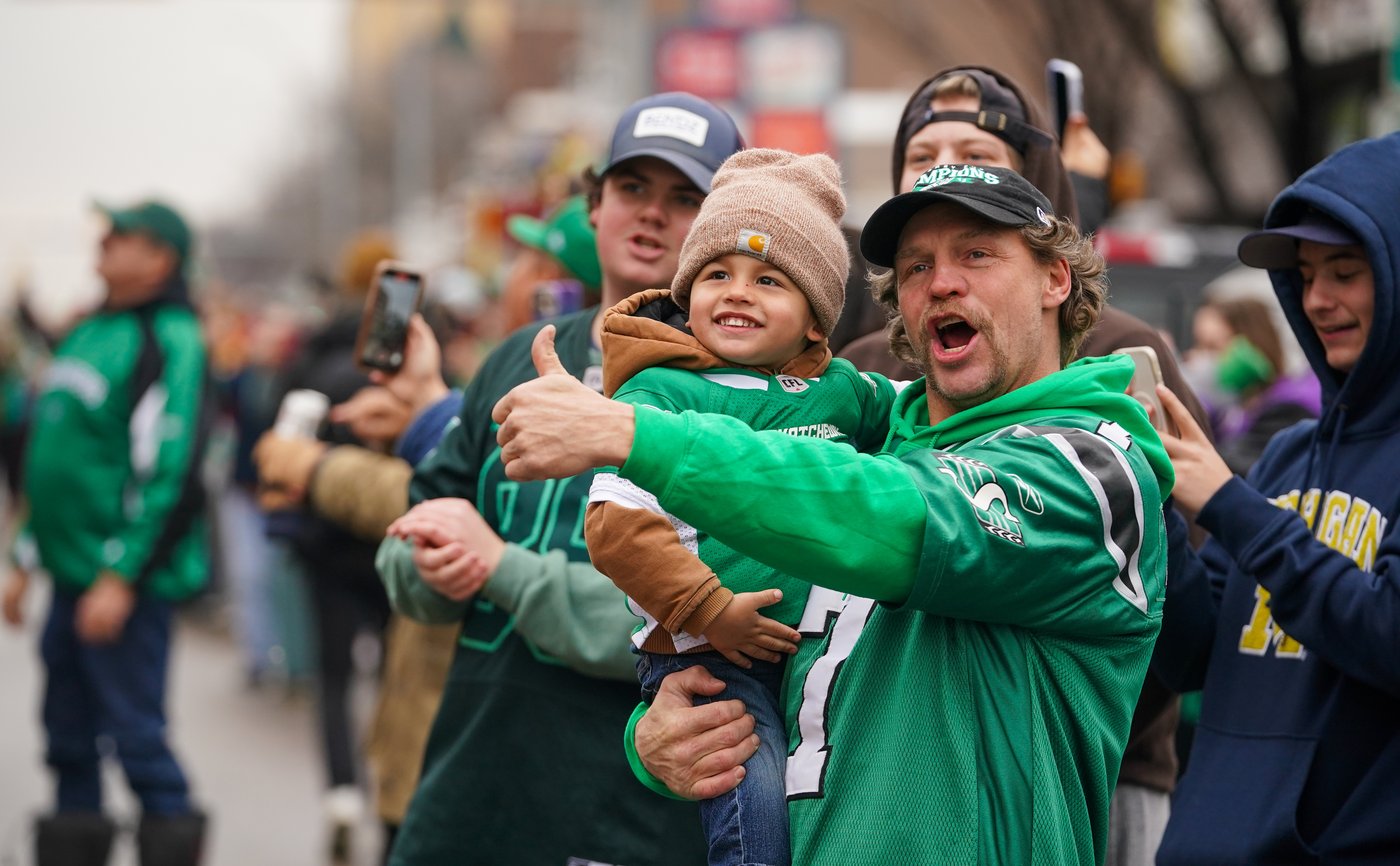 'Not a dream': Grey Cup champions Saskatchewan Roughriders hold parade in Regina | iNFOnews.ca