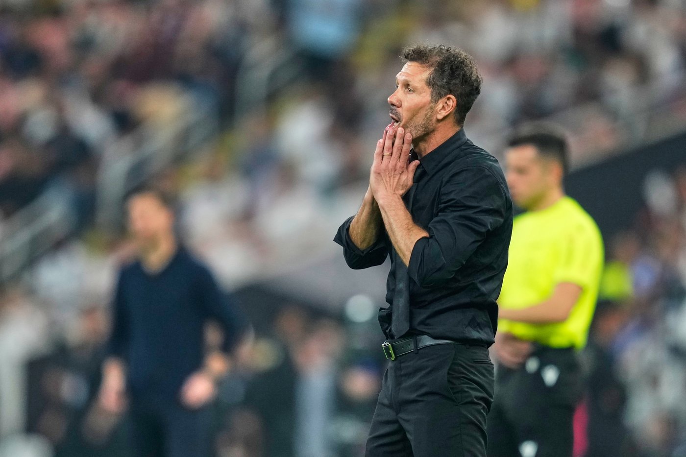 Simeone apologizes to Vinícius and Real Madrid president after heated Super Cup clash | iNFOnews.ca