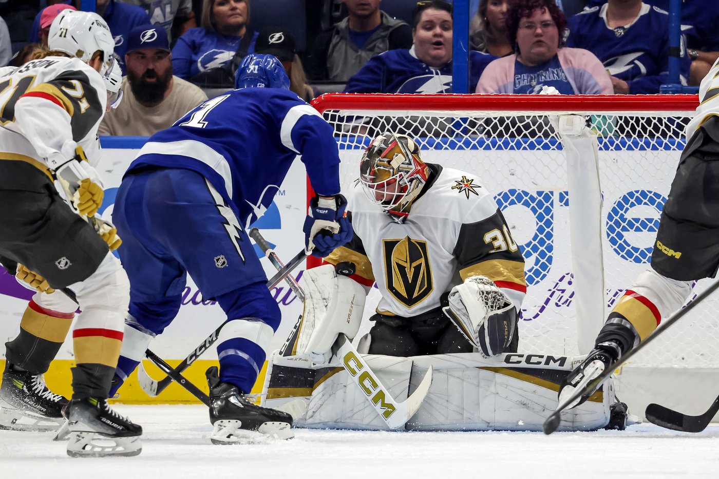 Kucherov scores in OT to give Lightning 2-1 win over Golden Knights | iNFOnews.ca