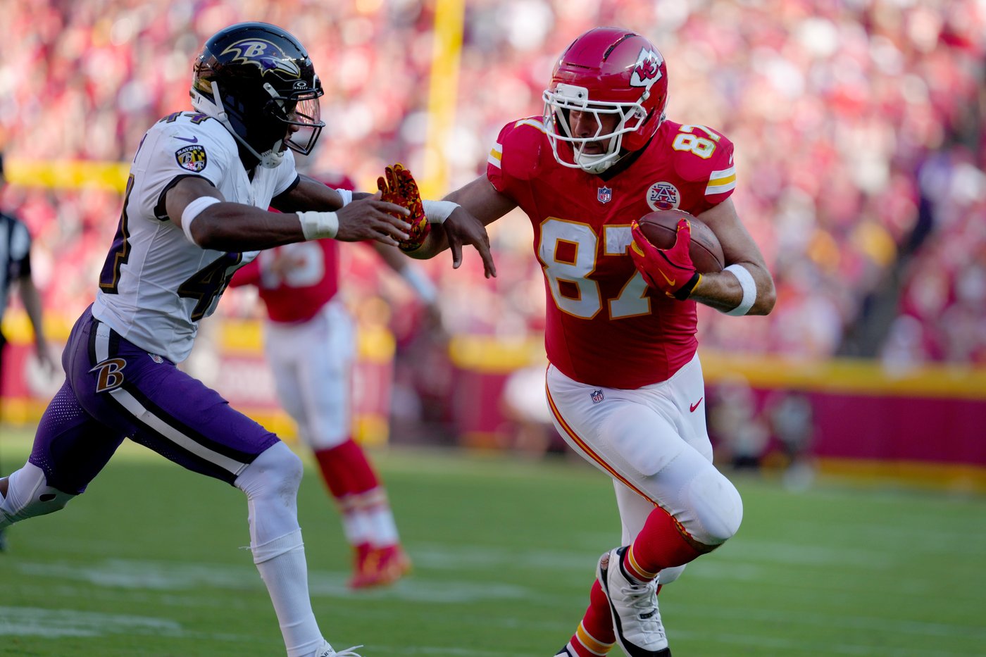 Lamar Jackson strains hamstring and Ravens lose 4 other starters to injuries in loss to Chiefs | iNFOnews.ca