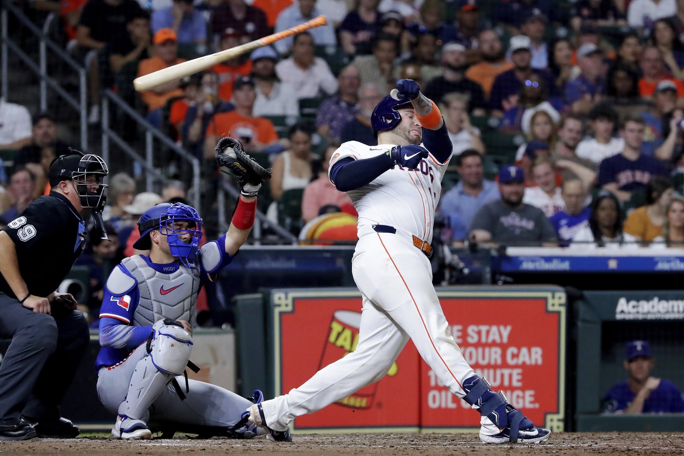 Astros hold off Rangers 6-5 to keep pace in AL West and improve wild-card position | iNFOnews.ca