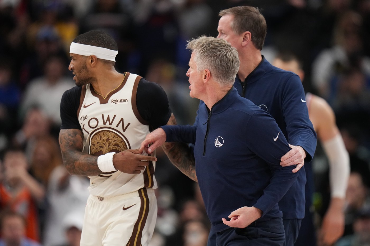 Warriors coach Steve Kerr ejected after heated exchange over no-call in 4th quarter vs Clippers | iNFOnews.ca