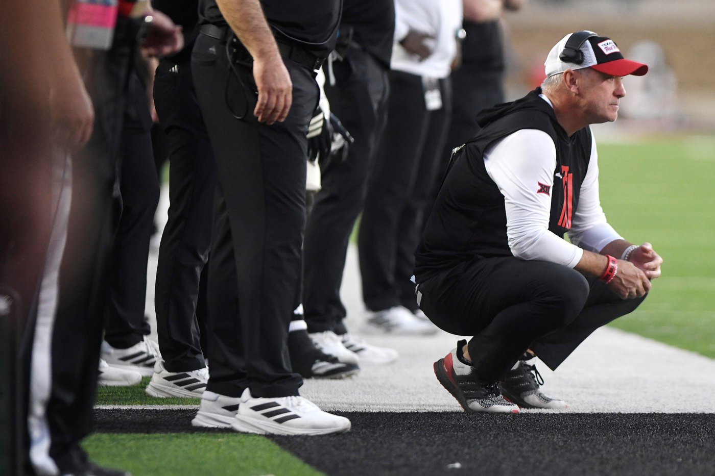 Dickey runs for 263 yards as No. 9 Texas Tech overcomes Morton's injury to beat Kansas | iNFOnews.ca