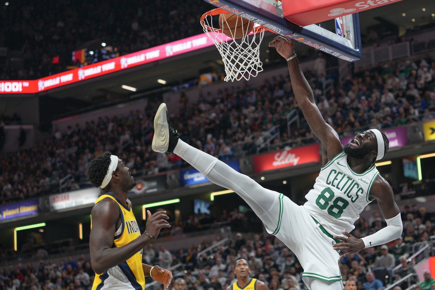 Jaylen Brown scores 30 points and the Celtics make 20 3-pointers to beat the Pacers 140-122 | iNFOnews.ca