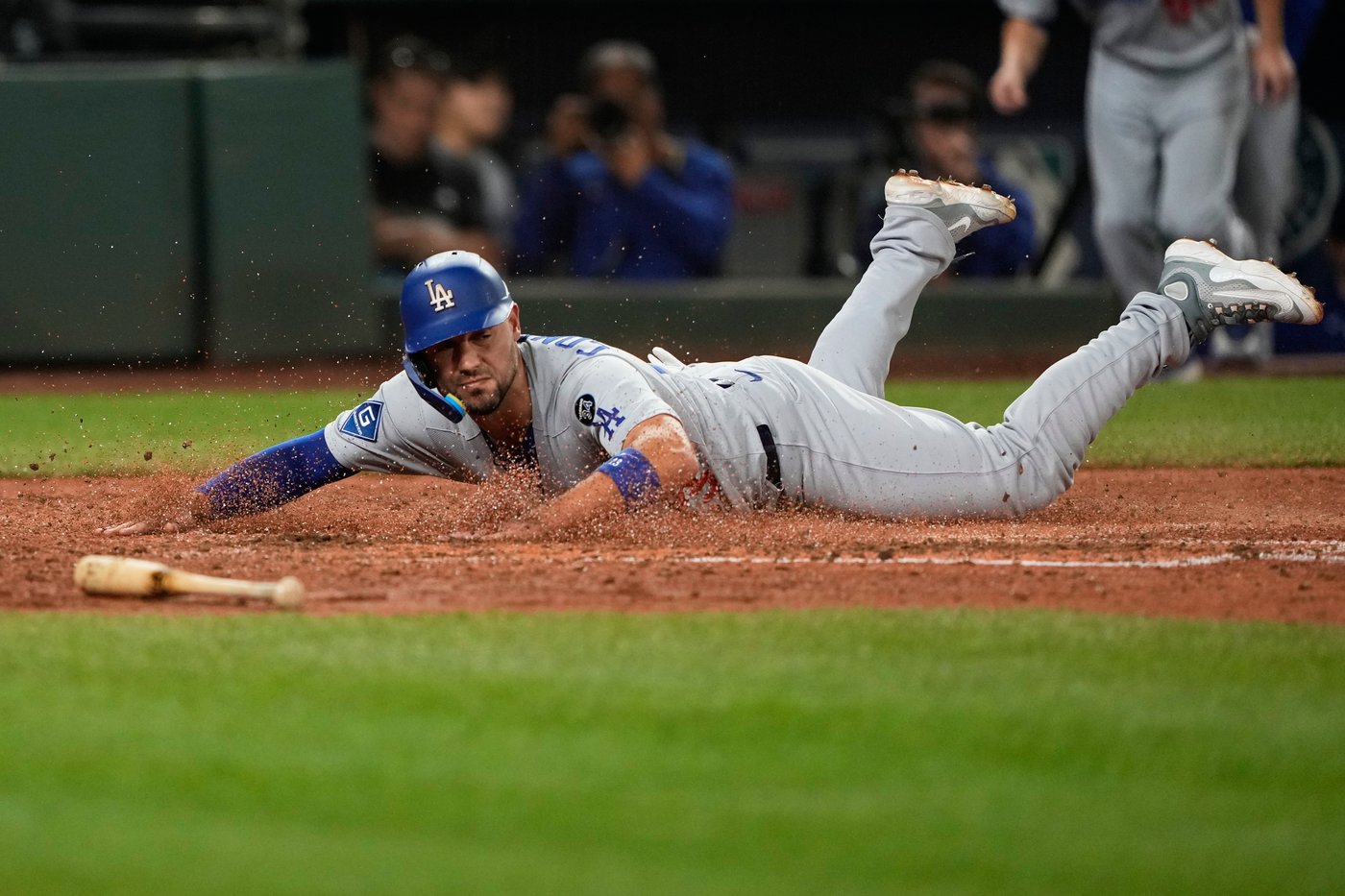 Kiké Hernández hits 2-run HR, Dalton Rushing has 2 hits and a key RBI as Dodgers beat Mariners 3-2 | iNFOnews.ca Kiké Hernández hits 2-run HR, Dalton Rushing has 2 hits and a key RBI as Dodgers beat Mariners 3-2 | iNFOnews.ca