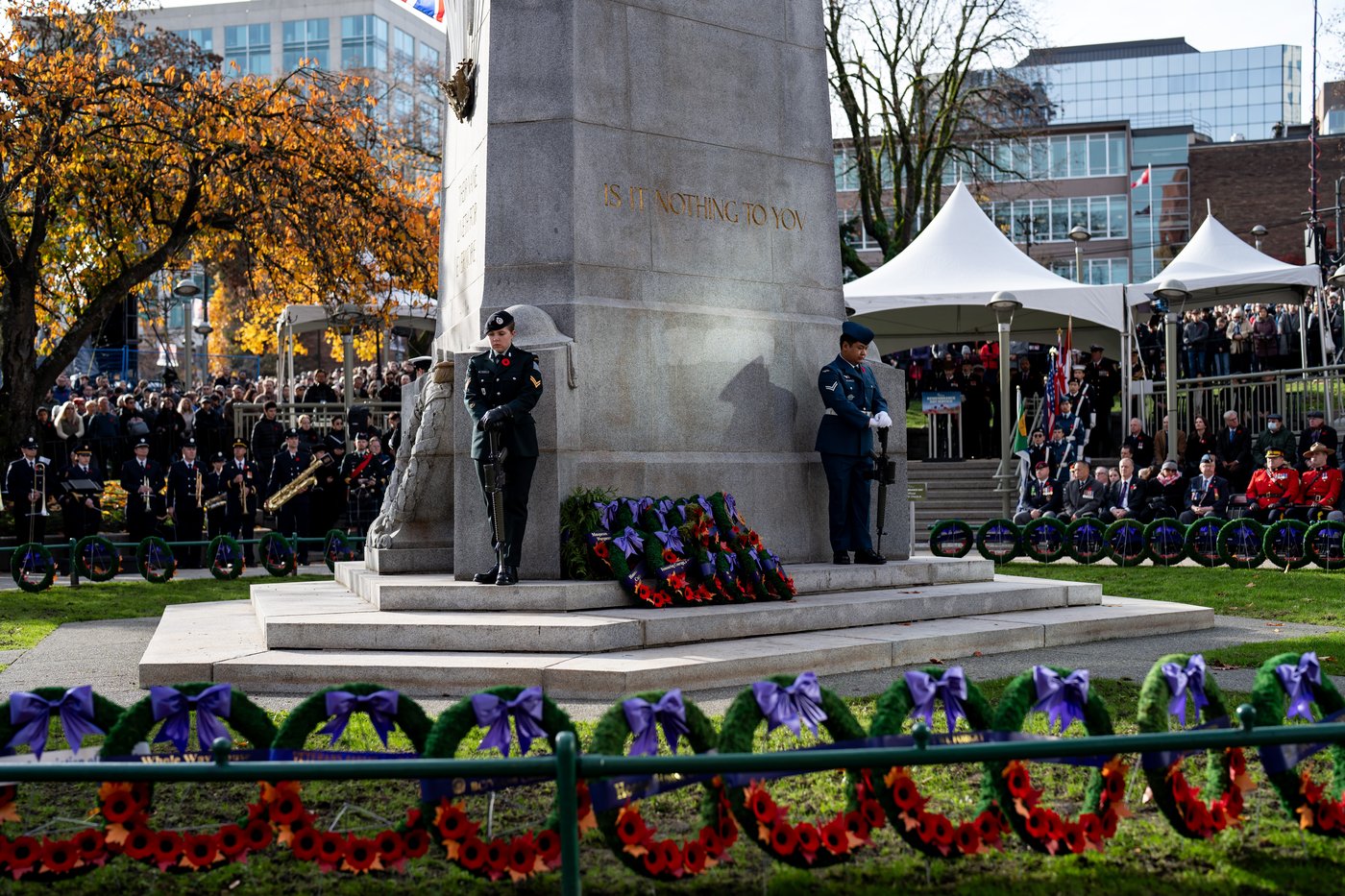 B.C. falls silent at Remembrance Day services, where family ties hold strong | iNFOnews.ca
