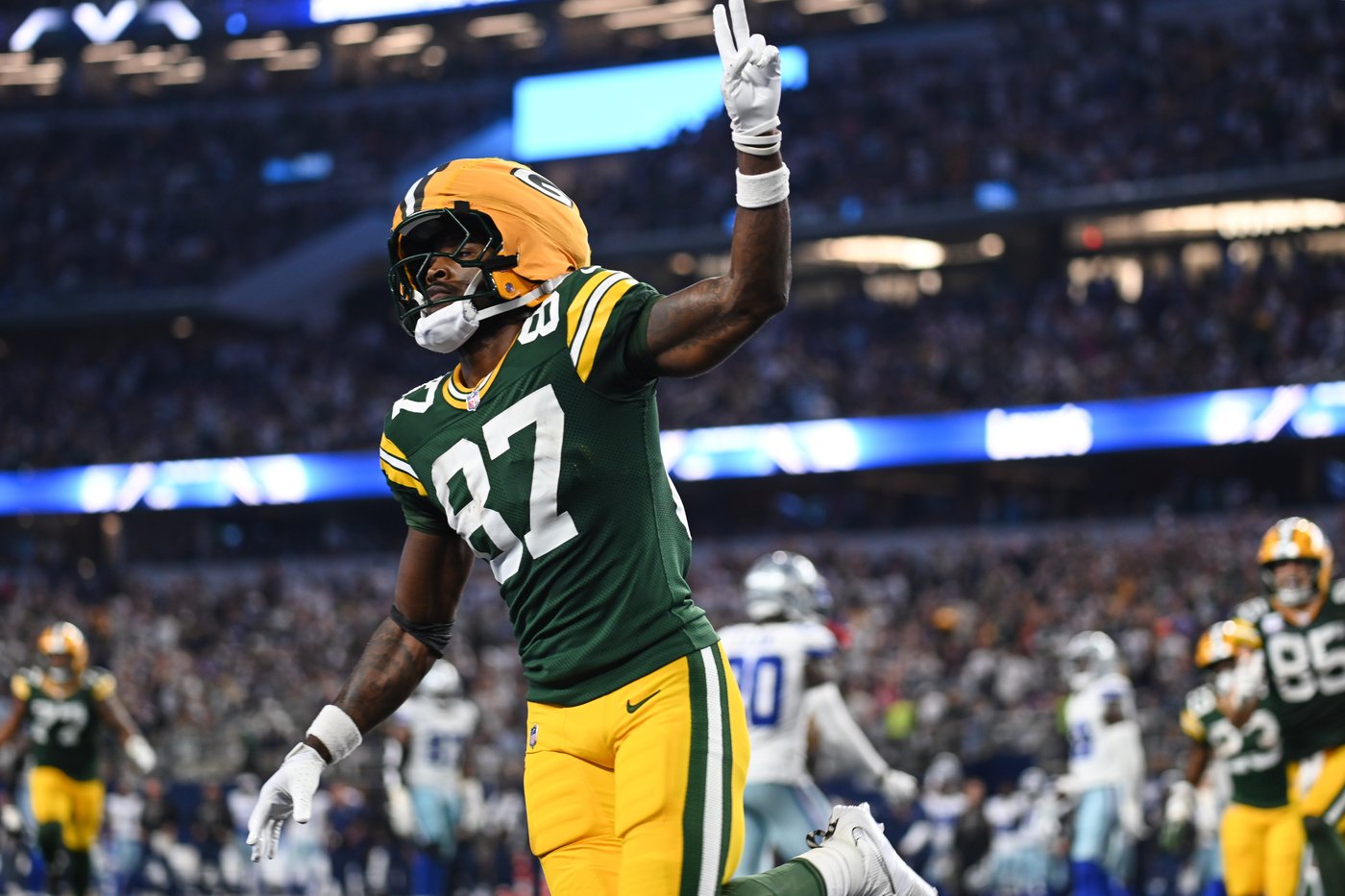 Micah Parsons' hyped return to Dallas ends with Cowboys and Packers in 40-40 tie | iNFOnews.ca