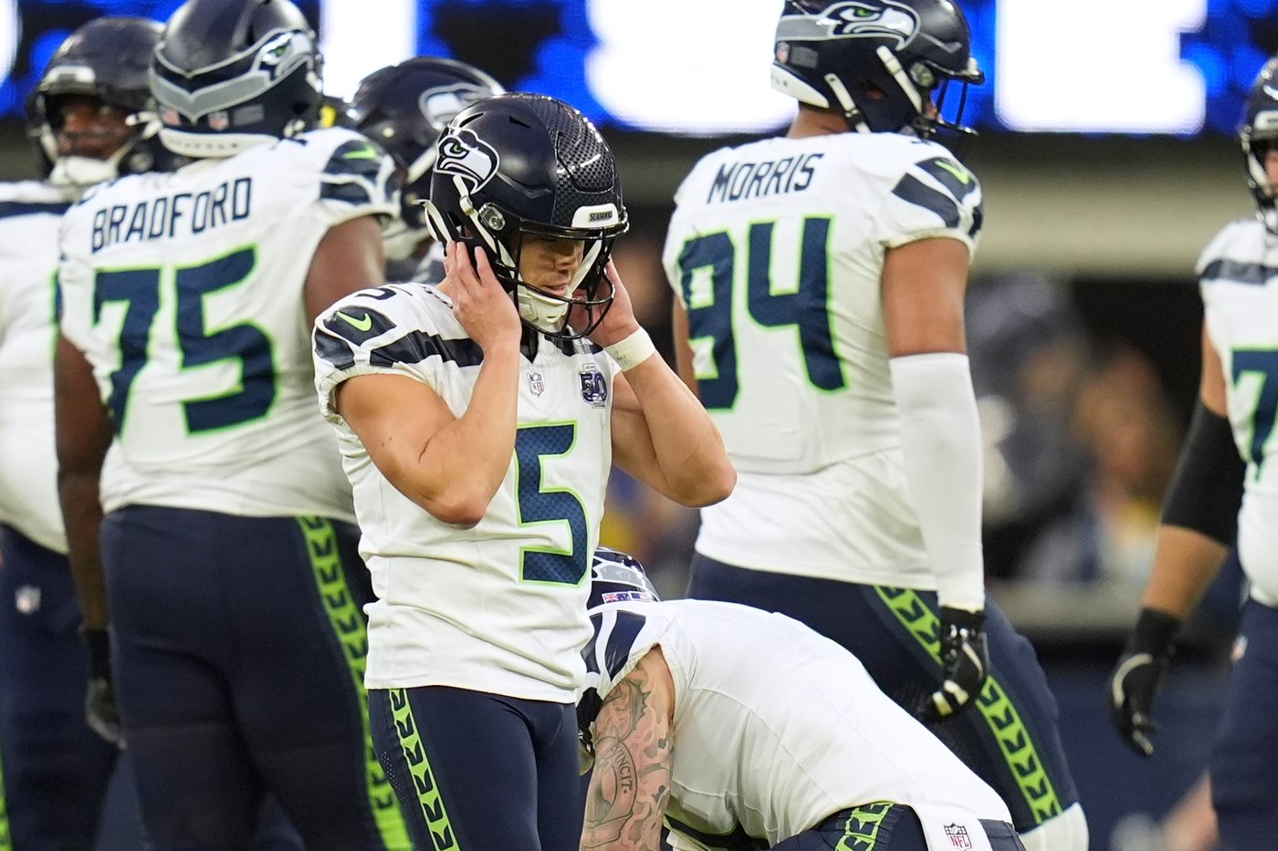 Rams have 4 interceptions, Seahawks miss long field goal on final play in Los Angeles' 21-19 win | iNFOnews.ca Rams have 4 interceptions, Seahawks miss long field goal on final play in Los Angeles' 21-19 win | iNFOnews.ca