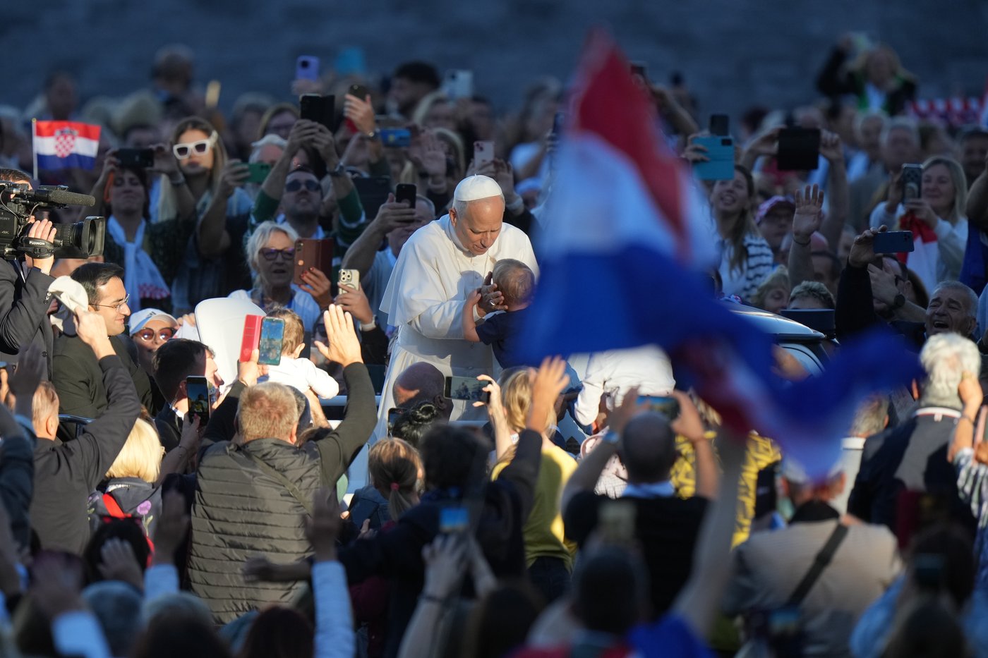Pope Leo XIV to visit Turkey and Lebanon on first foreign trip, says he'll bring message of peace | iNFOnews.ca