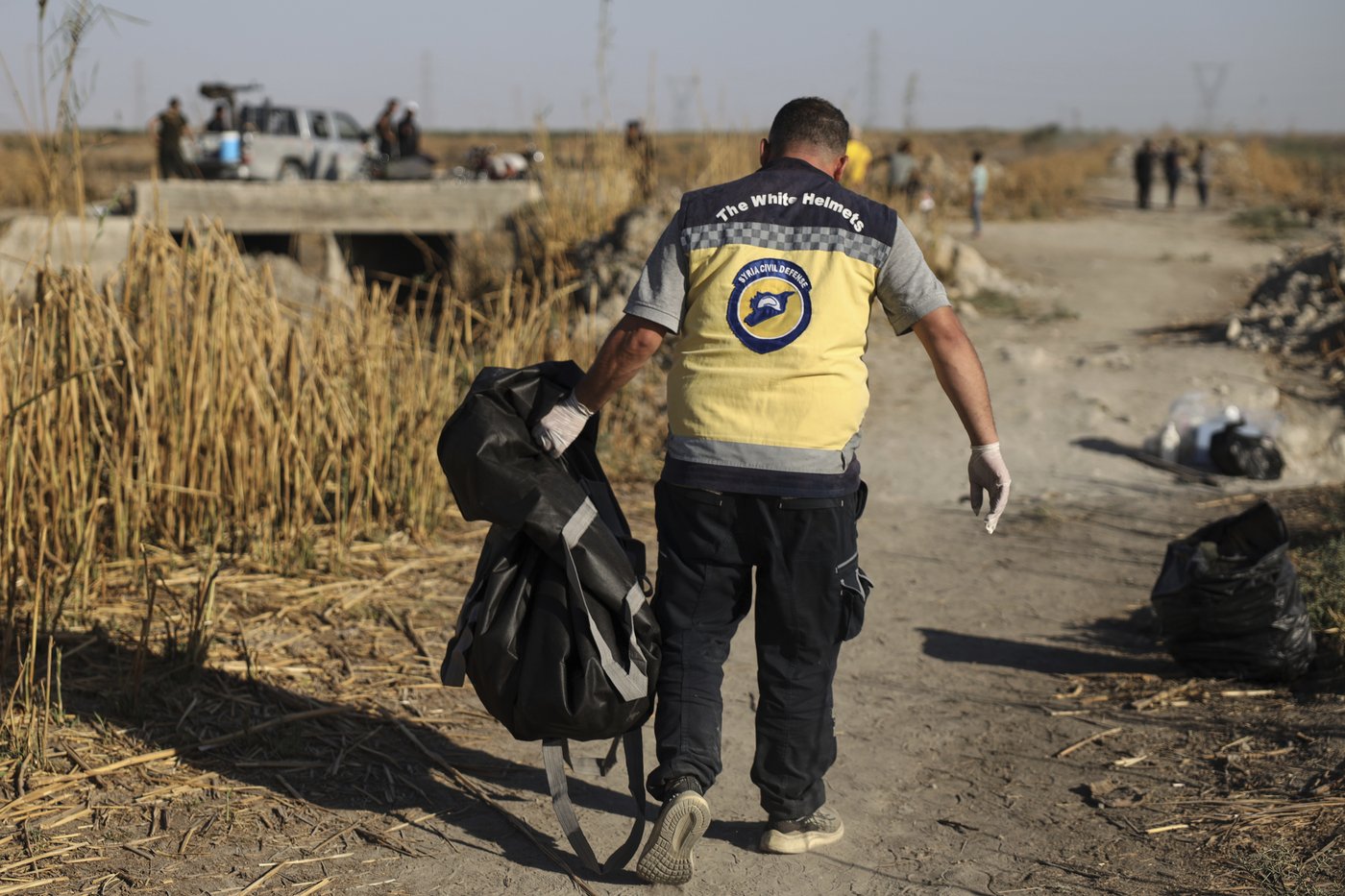 At a mass grave on the outskirts of Damascus, some families learn the fate of missing loved ones | iNFOnews.ca At a mass grave on the outskirts of Damascus, some families learn the fate of missing loved ones | iNFOnews.ca