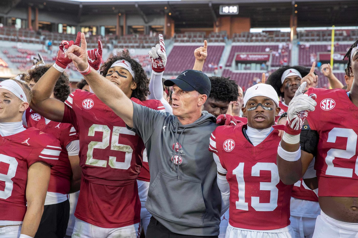 Tone around Texas much different being unranked instead of No. 1 against Red River rival Oklahoma | iNFOnews.ca Tone around Texas much different being unranked instead of No. 1 against Red River rival Oklahoma | iNFOnews.ca