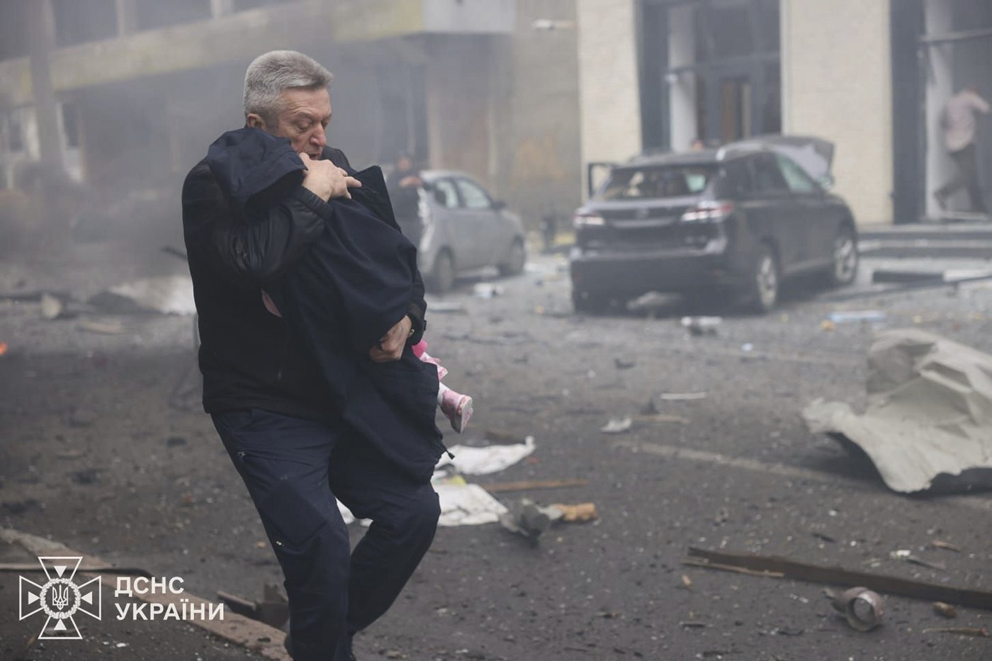 A major Russian drone and missile attack on Ukraine kills at least 6 people, officials say | iNFOnews.ca A major Russian drone and missile attack on Ukraine kills at least 6 people, officials say | iNFOnews.ca