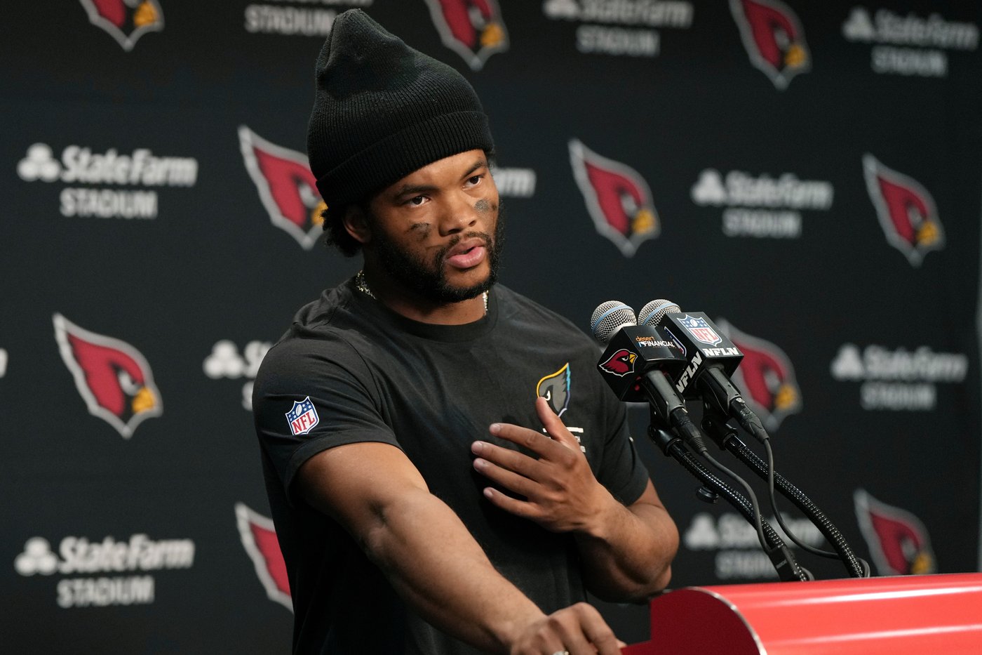 Cardinals QB Kyler Murray sits out of Wednesday's practice because of a foot injury | iNFOnews.ca Cardinals QB Kyler Murray sits out of Wednesday's practice because of a foot injury | iNFOnews.ca