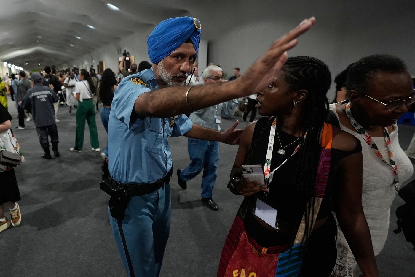 Fire prompts evacuations at UN climate talks in Brazil, and 13 suffer smoke inhalation | iNFOnews.ca