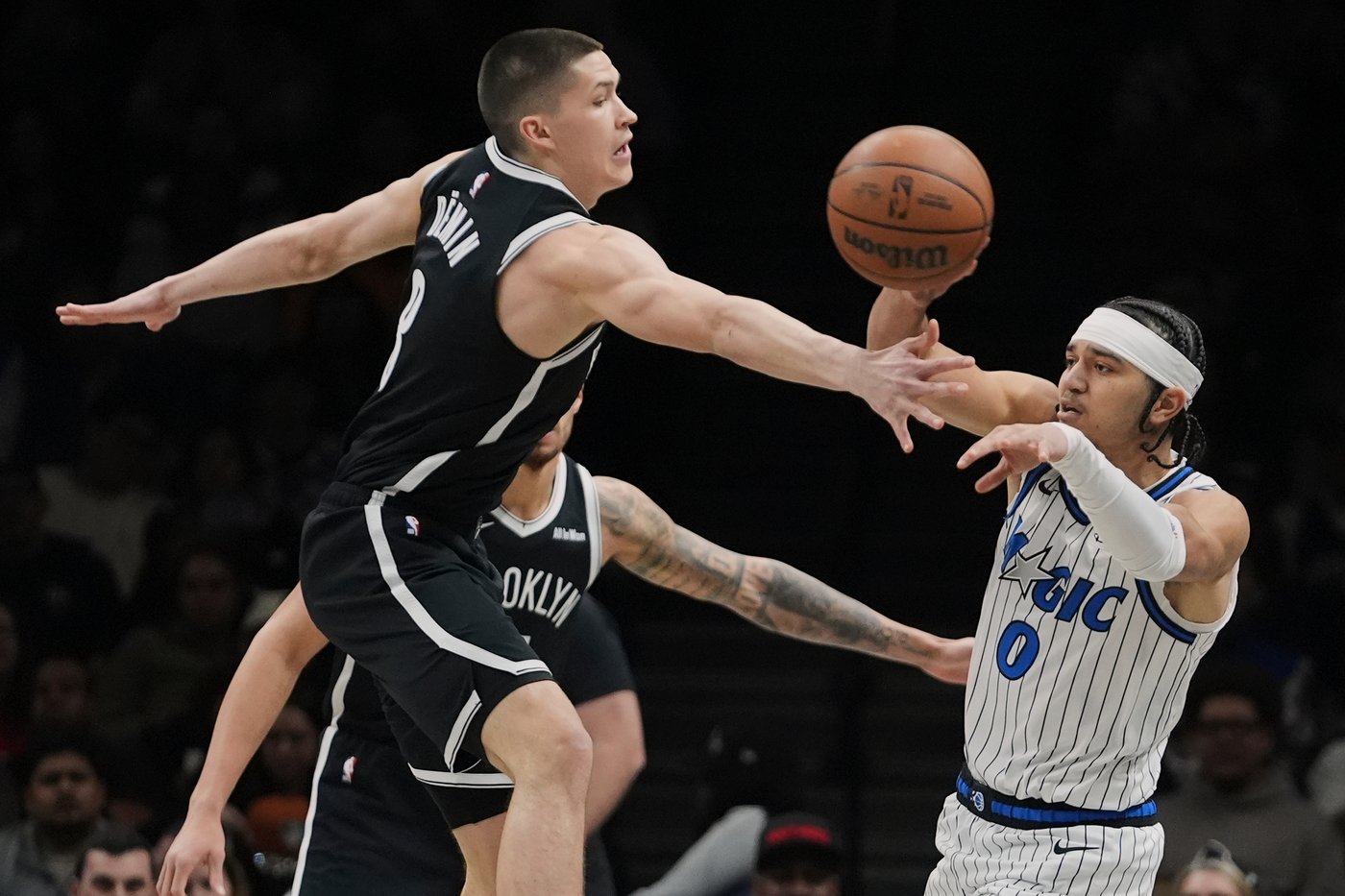 Banchero banks in 3-pointer at OT buzzer to lift Magic past Nets, 104-103 | iNFOnews.ca