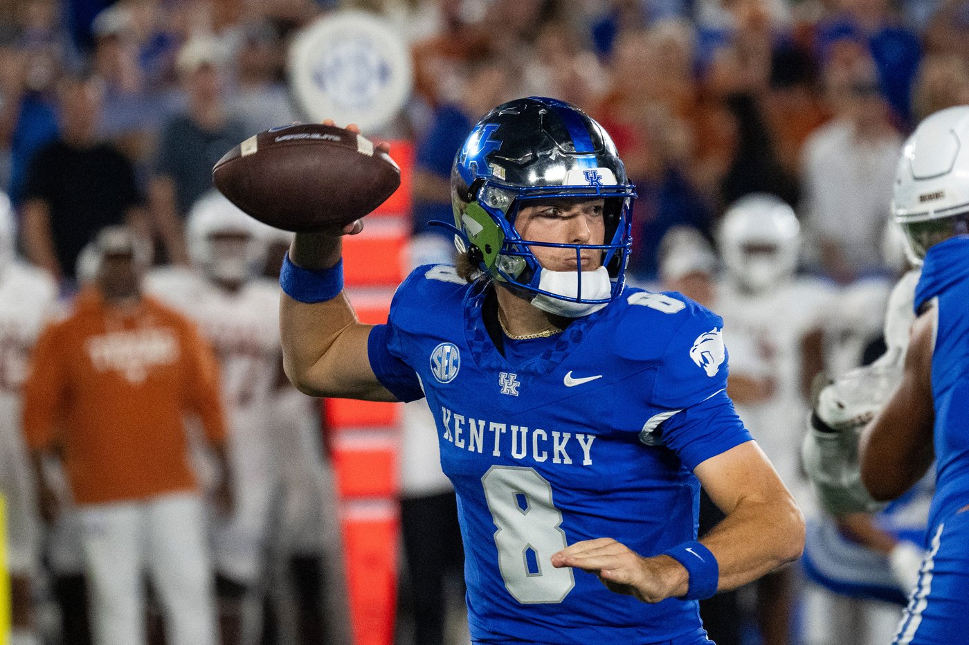 Shipley kicks 45-yard FG in OT to lift No. 21 Texas to 16-13 win at Kentucky | iNFOnews.ca Shipley kicks 45-yard FG in OT to lift No. 21 Texas to 16-13 win at Kentucky | iNFOnews.ca