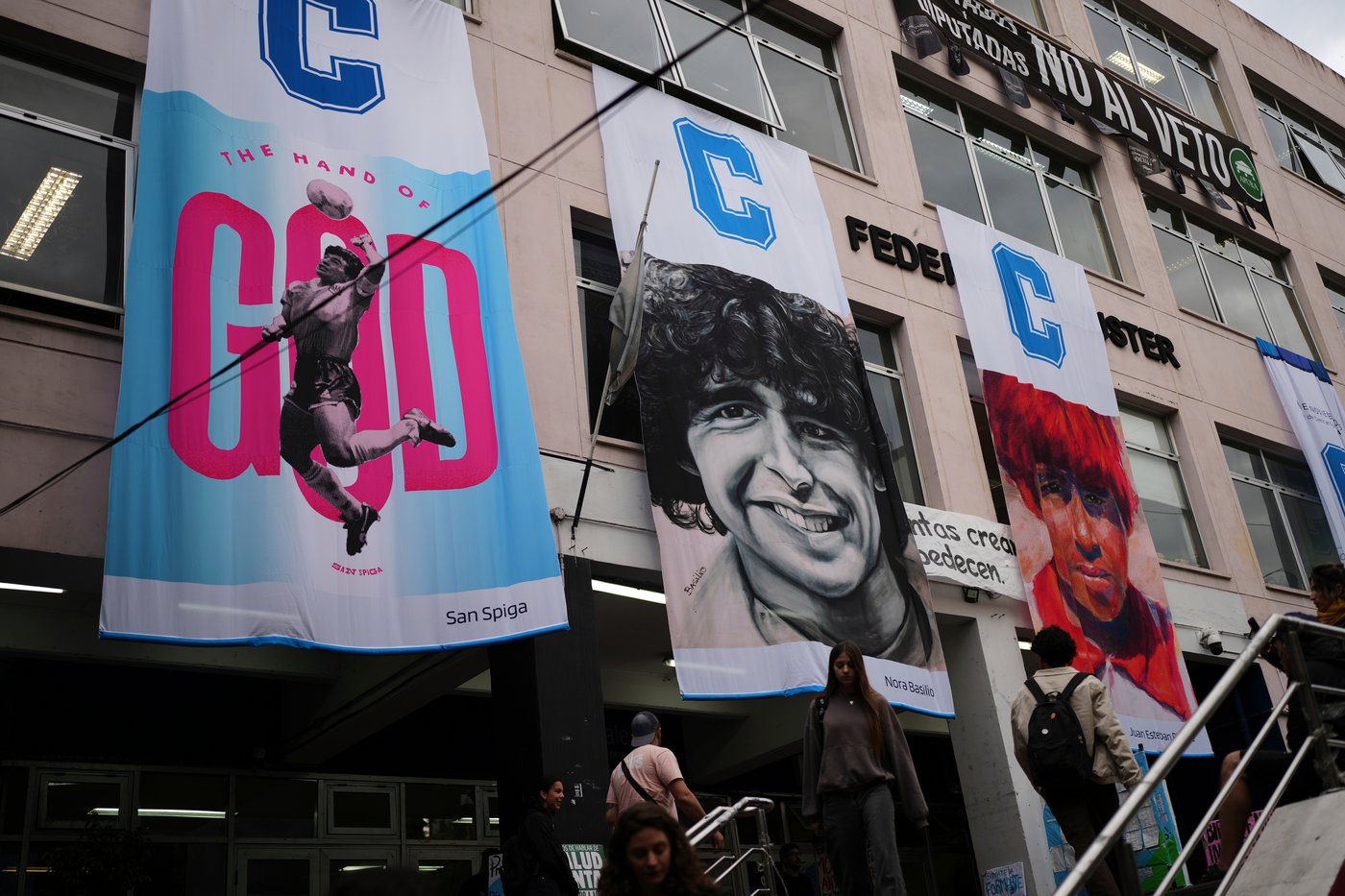 Fans chant 'Diego' as Buenos Aires university hosts first Maradona congress | iNFOnews.ca Fans chant 'Diego' as Buenos Aires university hosts first Maradona congress | iNFOnews.ca